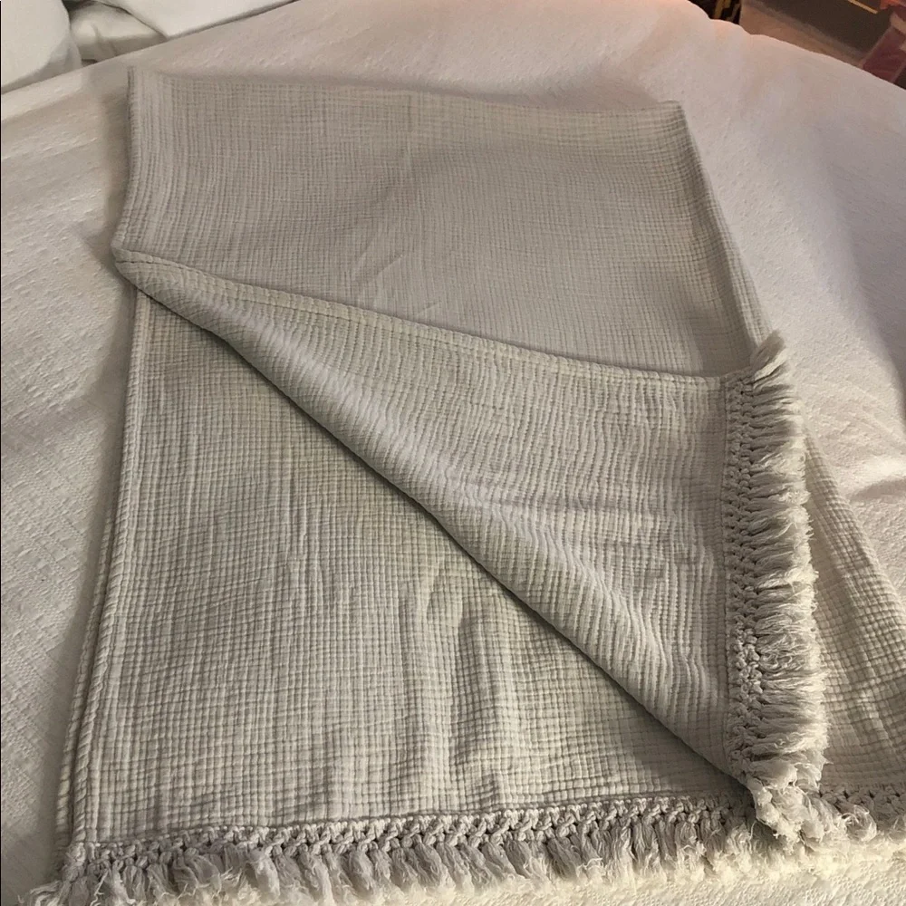 PIUBELLE PORTUGAL LAVENDER WAFFLE WEAVE THROW W FRINGE • 💯% COTTON • 72” x 46”